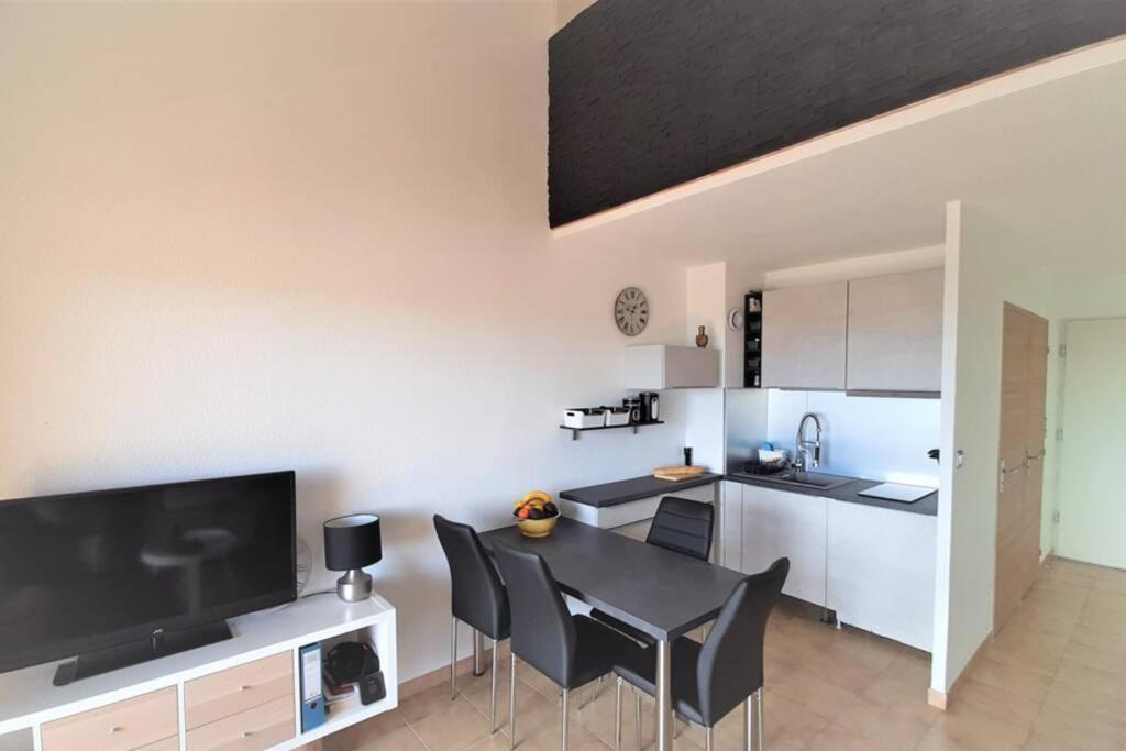 Charmant Appartement Vue Mer A 100M De La Plage. Saint Aygulf Luaran gambar